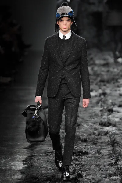 Look 37